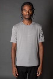 Camiseta Manga Curta Slim Gola Redonda - Cinza Claro - P